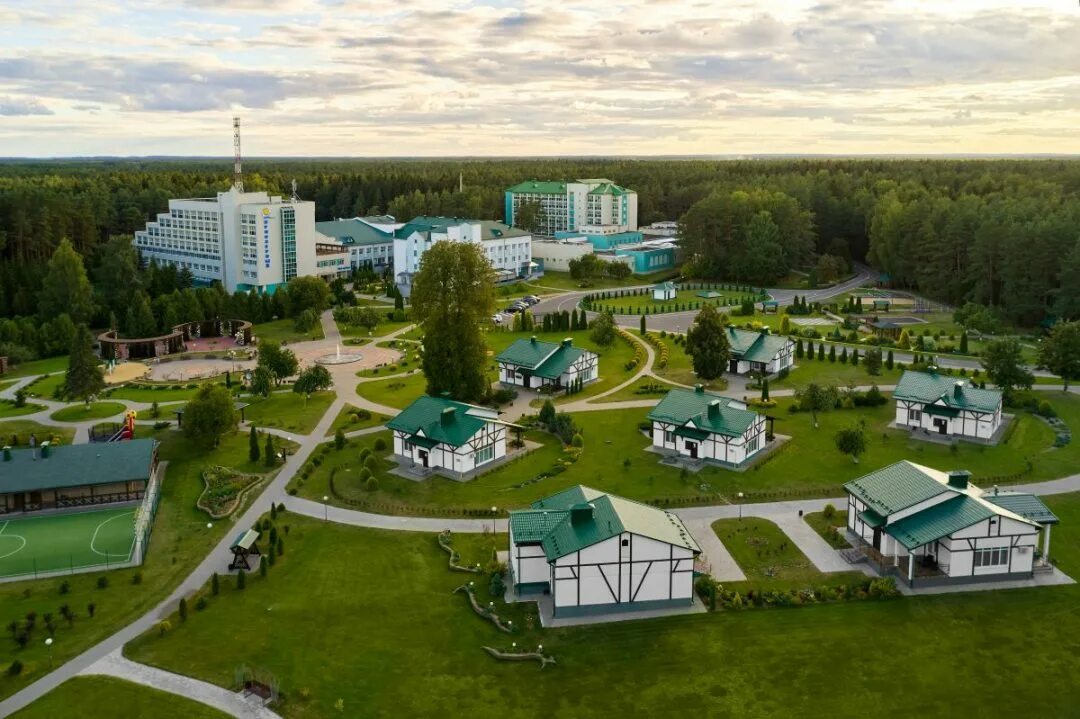 Санаторий Беларусь. Sanatorium Priozerny in Belarus. Хорошие санатории Белоруссии с лечением Гомельская область на 2024 год. Белоруссия санатории с лечением цены на 2024 с озерами. Белоруссия с лечением купить путевку