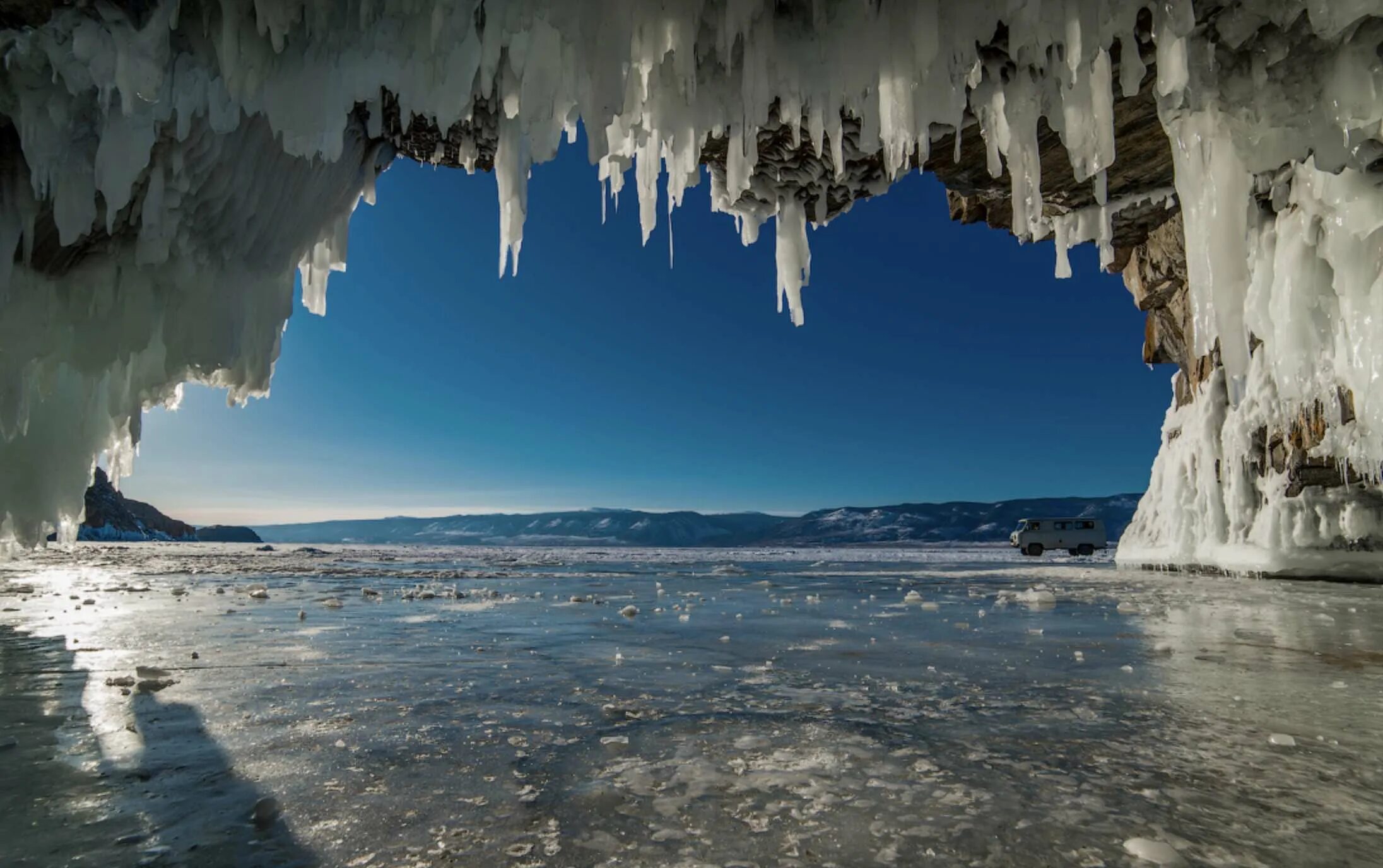 Зимний ольхон лед. Пещера менденхолл, аляска зима. Айсберги антарктиды. Подо новый. Фольксваген polo 2020.