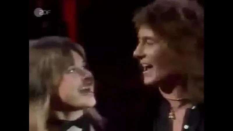 Смоки и сюзи кватро. Смоки и сьюзи кватро. Смоки и сьюзи кватро. Крис норман с женой линдой. Смоки сьюзи кватро и крис норман.