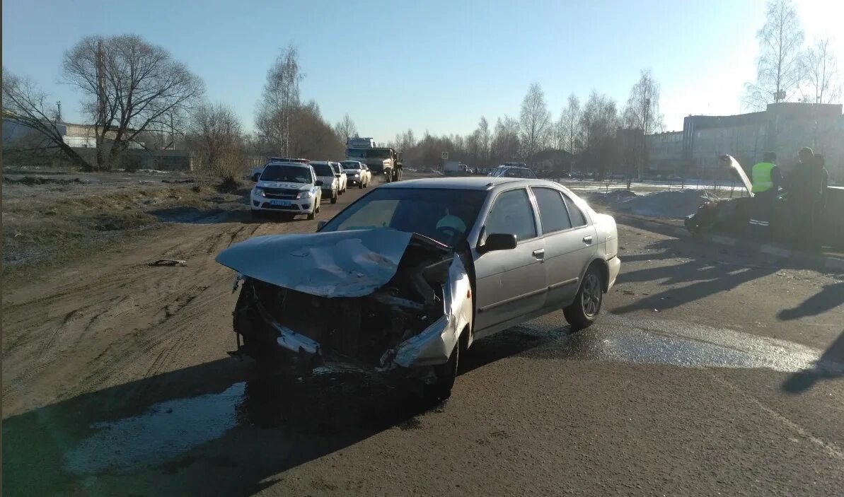 Авария на тутаевском шоссе ярославль сегодня. Машины в Тутаеве. Автокатастрофе в Тутаеве.