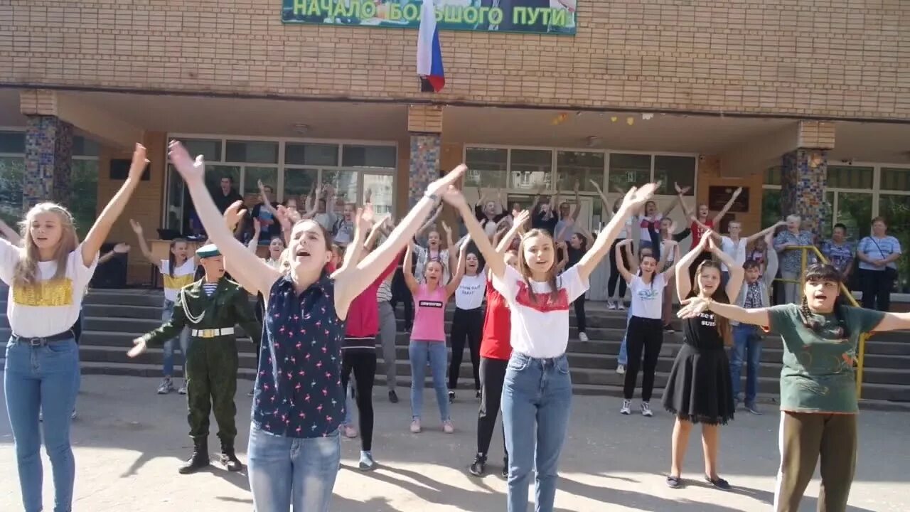 Учителя 58 школы рязань. Школа 58 новосибирск фото. Школа 58 омск. Школа 58 брянск. Директор школы 58 рязань.