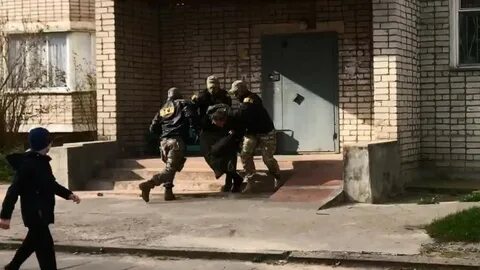 Производившим задержание