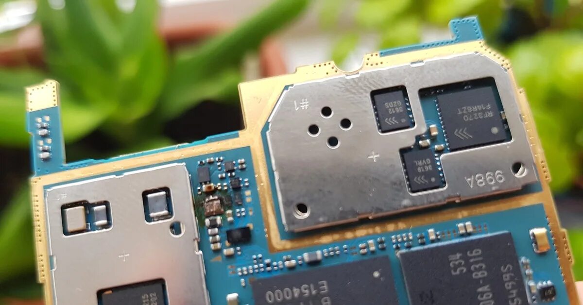 Samsung s4 mini i9192. Samsung s4 i9192i. samsung i9192 плата. samsung gt-i9192 схема. термосопротивление на плате samsung gt-i9192.