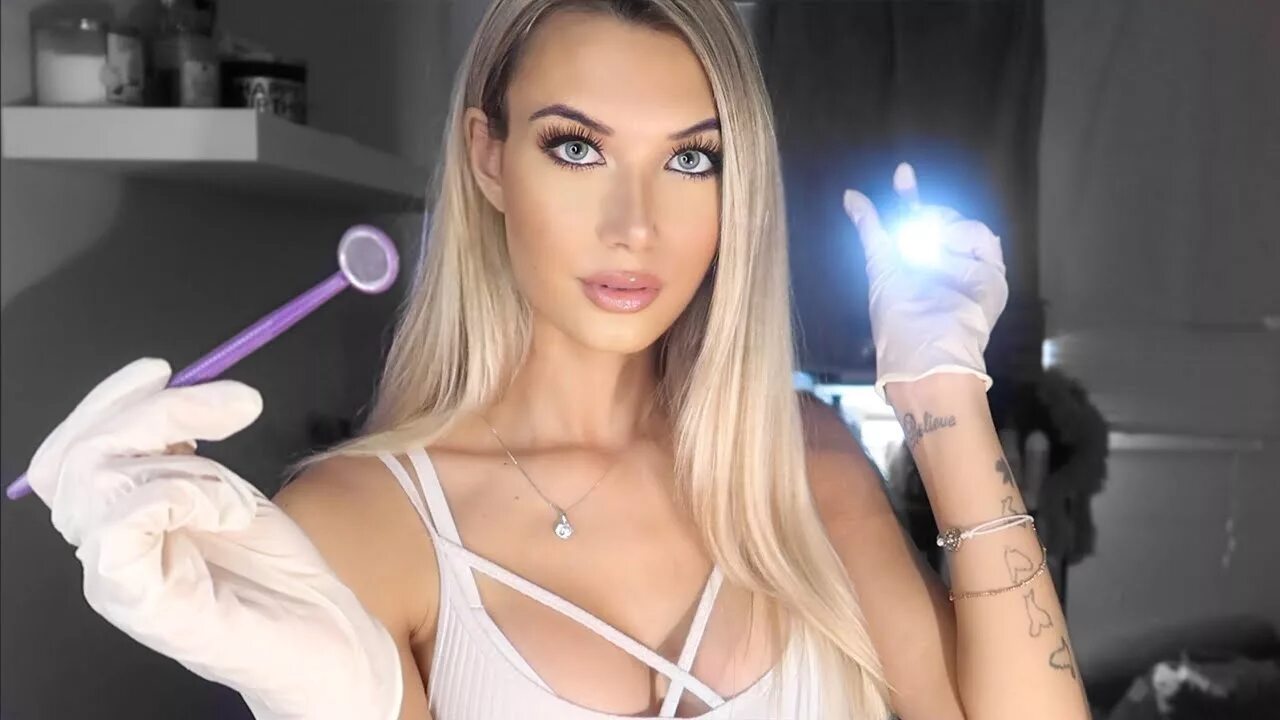 Asmr clean. Sabrinavaz1. Sabrinavaz1 ASMR. Sabrina VAZ ASMR. АСМР дантист.