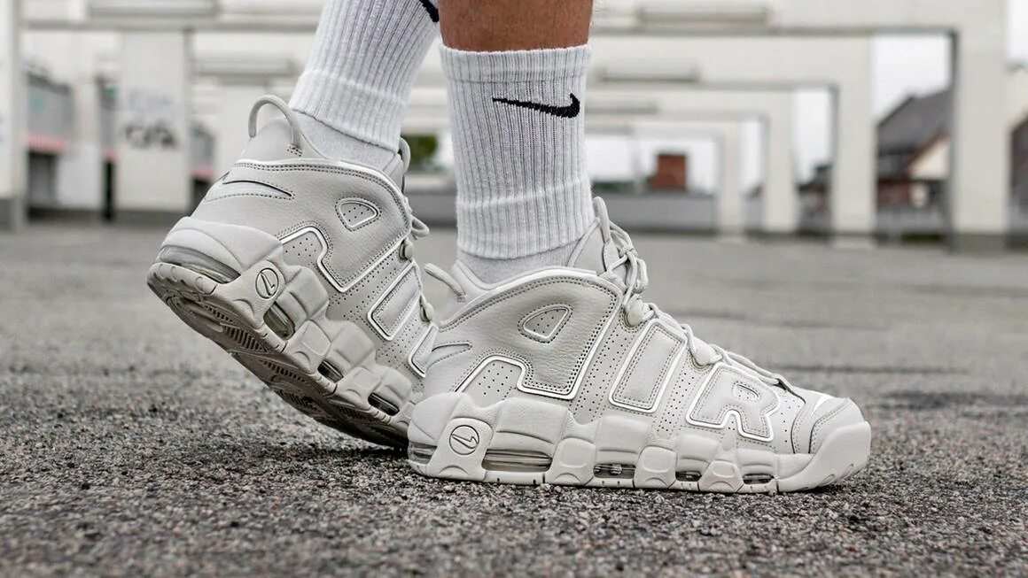 Эйр мод. Nike Air more Uptempo Light Bone. Nike Air more Uptempo 96. Nike Air more Uptempo 96 White. Nike Uptempo бежевые.