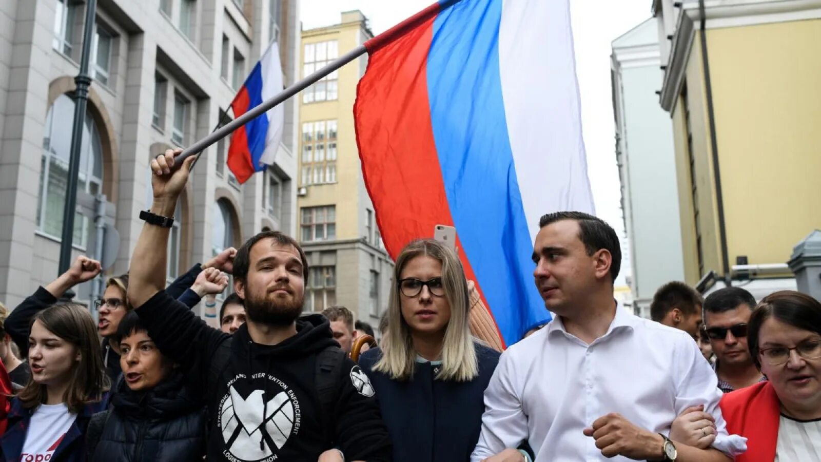 Представитель оппозиции. Современная оппозиция. Оппозиция в России. Политическая оппозиция. Против оппозиции.