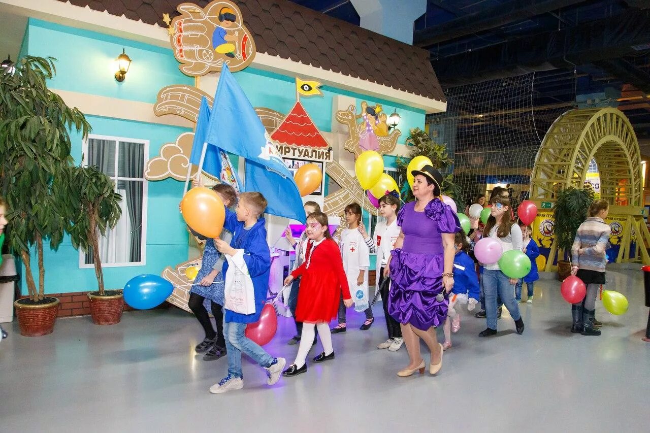 Развлекательный центр звездочка азов. Город мастеров доктор. Город мастеров выставка. Астрахань. Развлекательный центр для детей в хасавюрте.