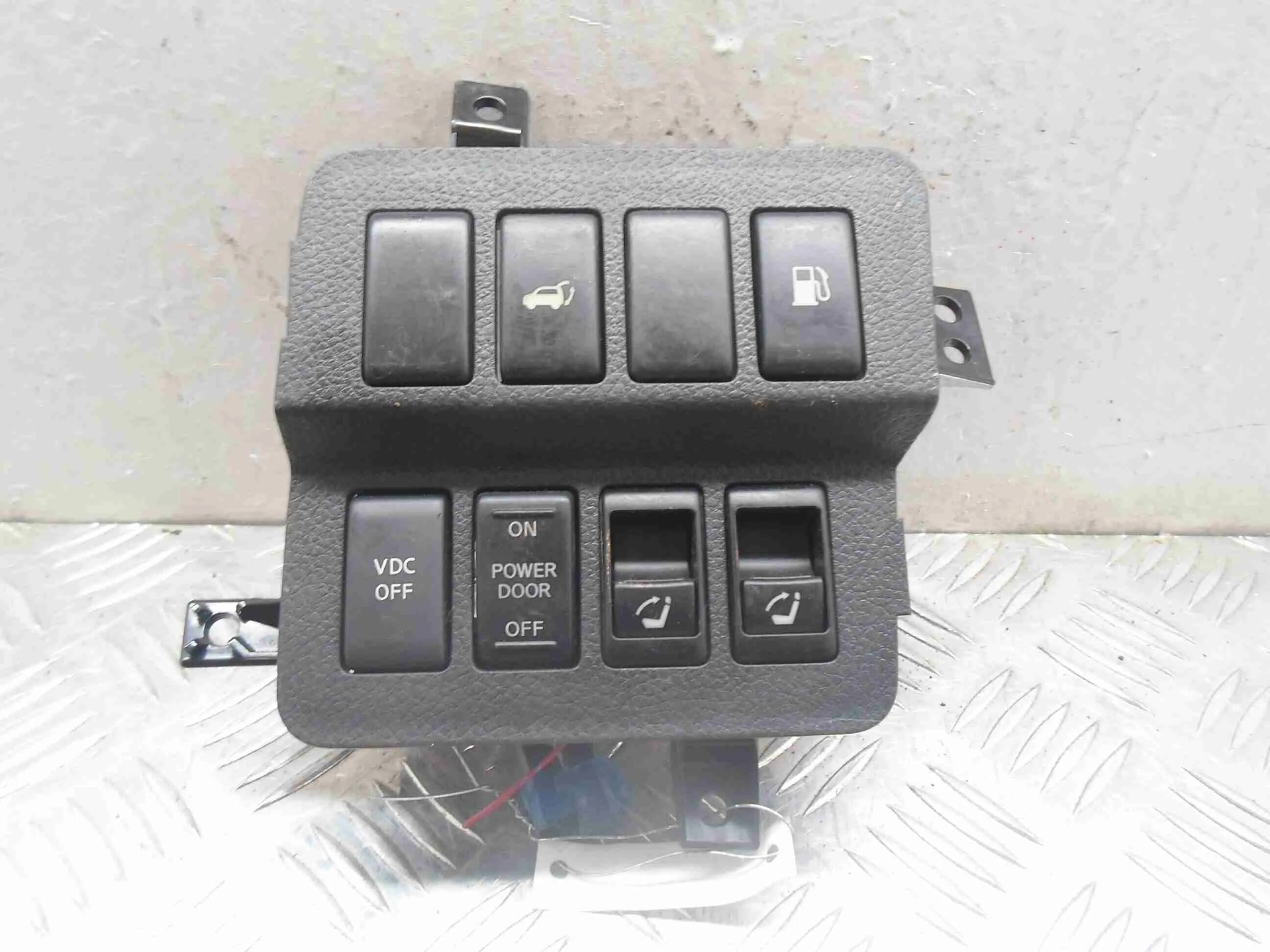 Кнопка стеклоподъемника мурано z51. Кнопка птф skyline r34. Nissan qashqai 2008 кнопка кондиционер. Мурано z51 кнопка бака. Кнопка ку 11-11-01.