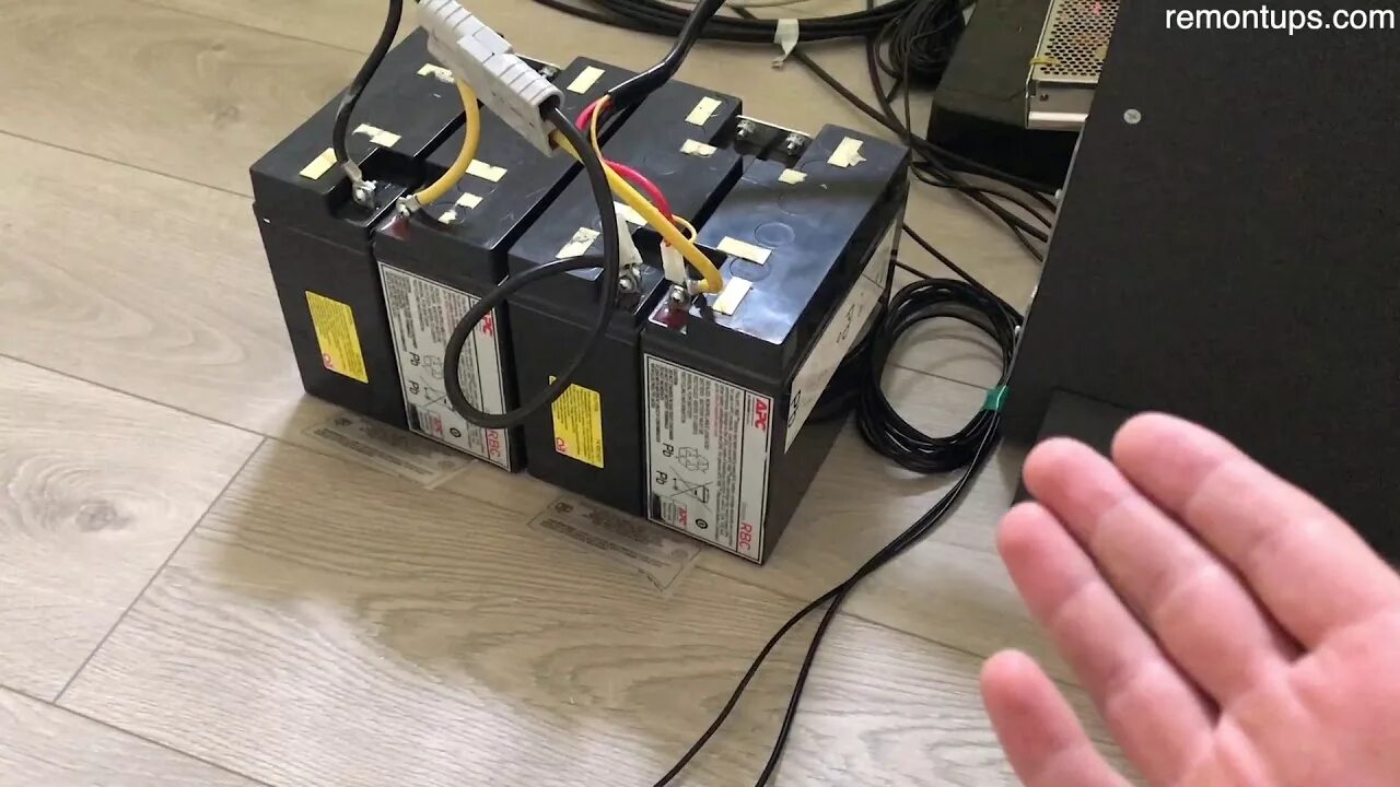 Ибп apc smart-ups 1000 без батареи. Smart-ups sc1500. Арс smart ups 1500 аккумулятор. Ups 1500 замена батарей. Smart ups 1500 аккумулятор.