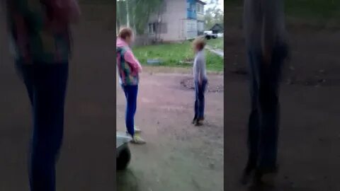 Ломают малолетку