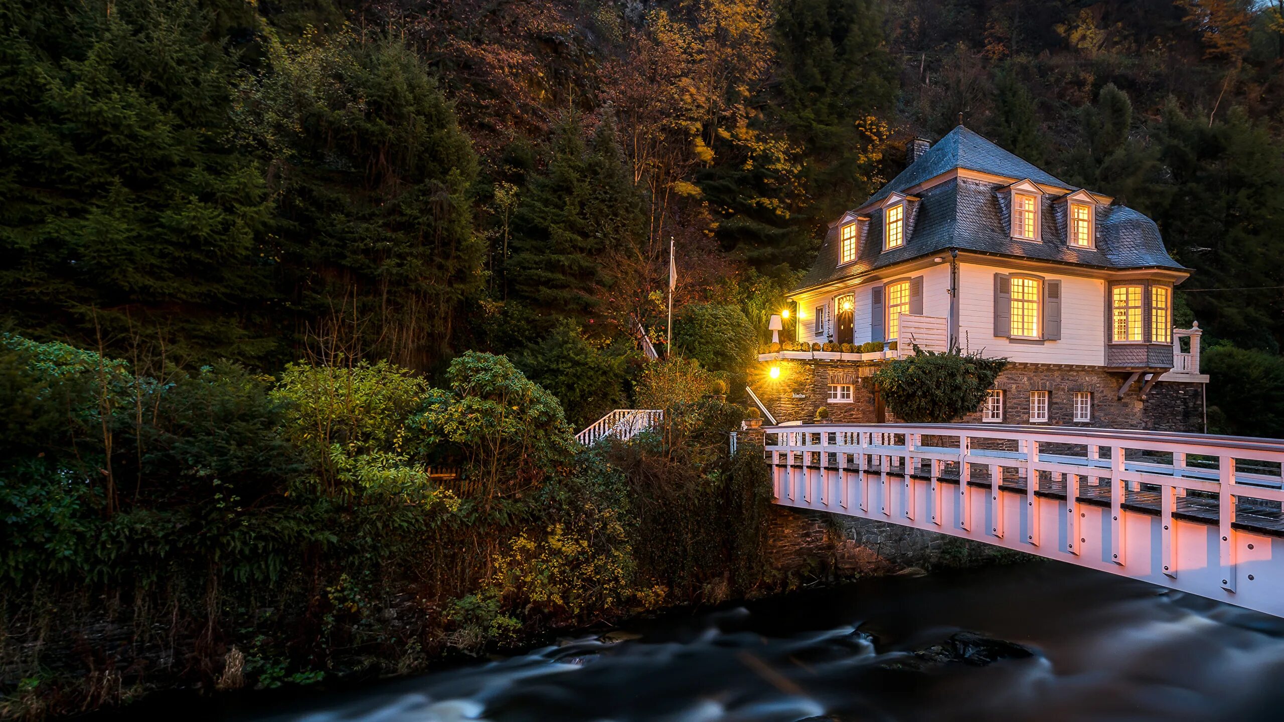 Дом над рекой. Lakehouse дом у озера. Дом над рекой. Дом над рекой. Дом над рекой.