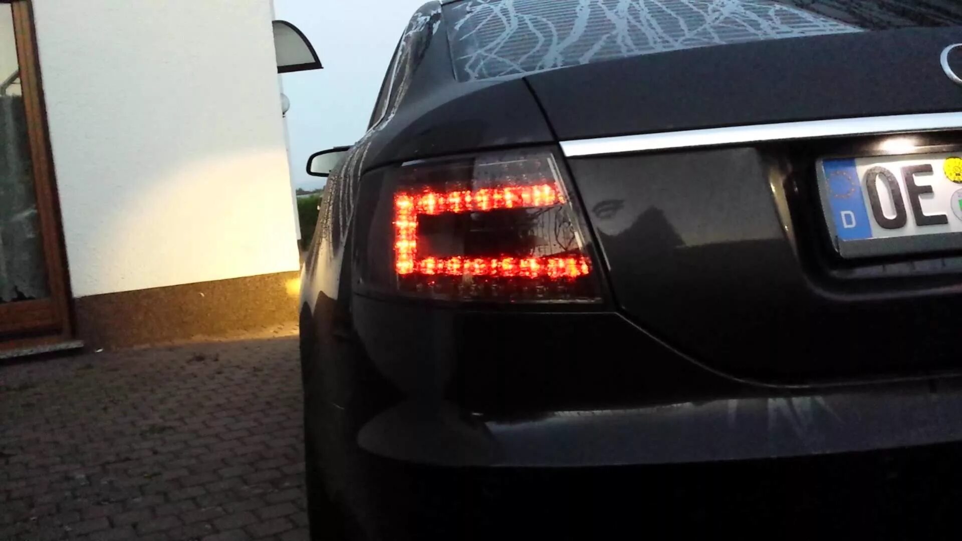 Спойлер на ауди а6 с6 седан. А6 с5 стопы. Задние фонари ауди а6 с5. Задний фонарь ауди а6. Ауди а6 кузов с5.