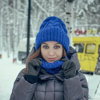 Какой цвет шапки к голубой куртке