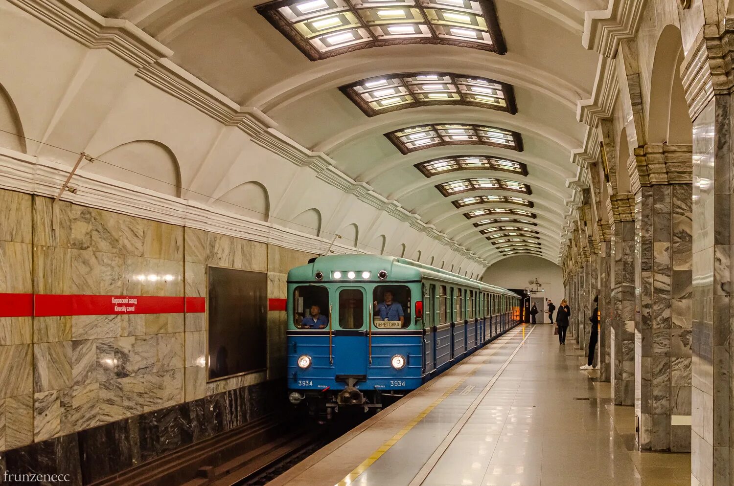 Метро спб отзывы. Станции метро Санкт-Петербурга. Метро Санкт-Петербурга фото. Емх-503.