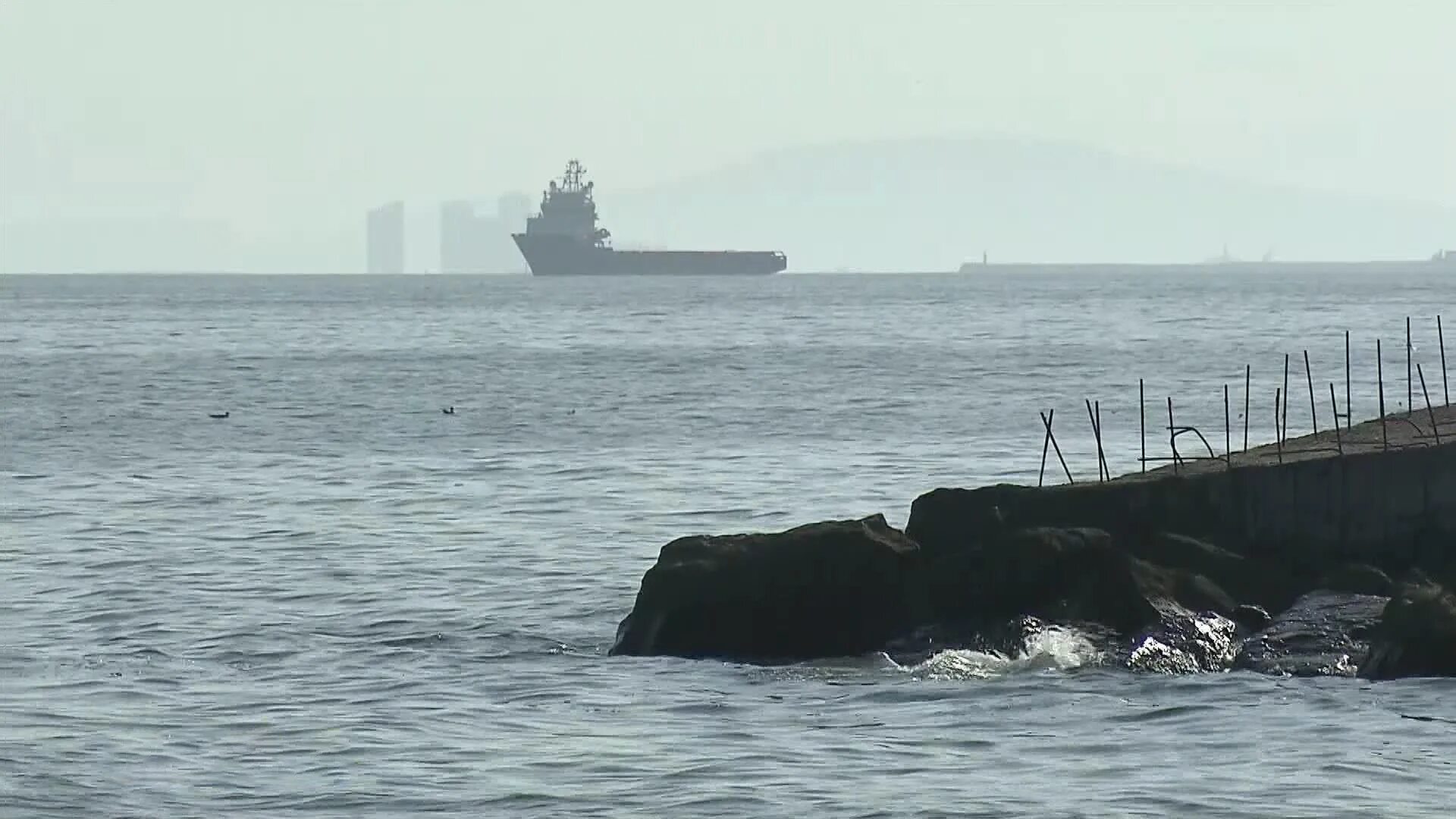 Какое море уменьшается. Каспийское море 2025. каспийское море мелеет 2025. каспийское море высыхает 2025. обмеление каспийского моря 2025.