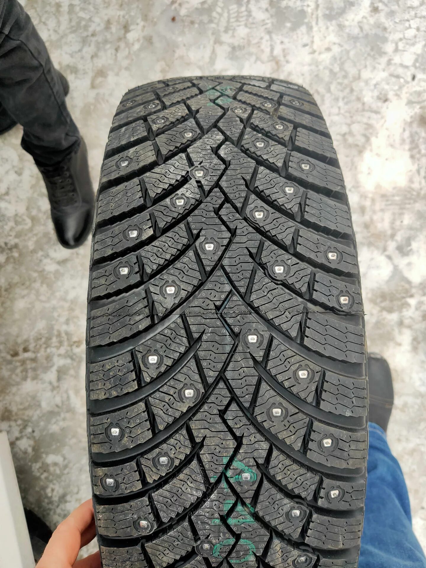 Пирелли айс отзывы зимние. Pirelli Ice Zero 2. Pirelli Scorpion Ice Zero 2. Pirelli Scorpion Ice Zero 2 XL. Pirelli Ice Zero 225/65 r17 106t.