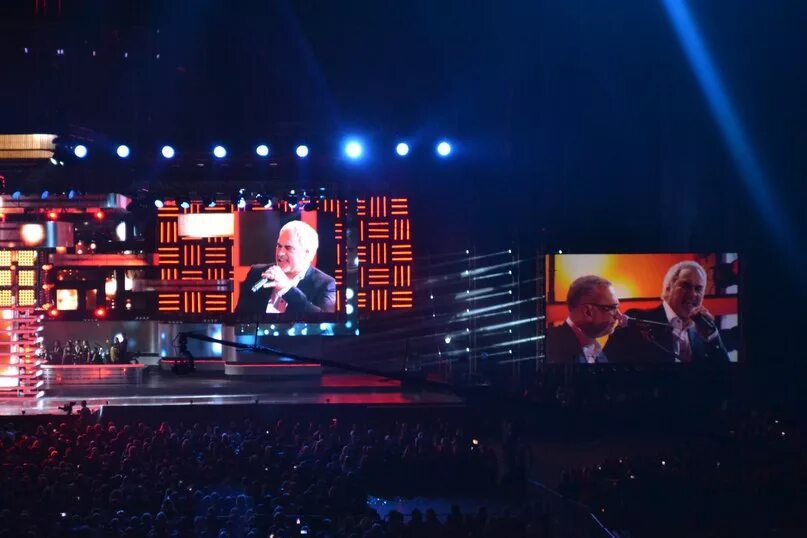 Три зимы меладзе. Валерий меладзе 2006. Валерий меладзе лимбо. Валерий меладзе 2018. Обернитесь ноты для фортепиано меладзе.