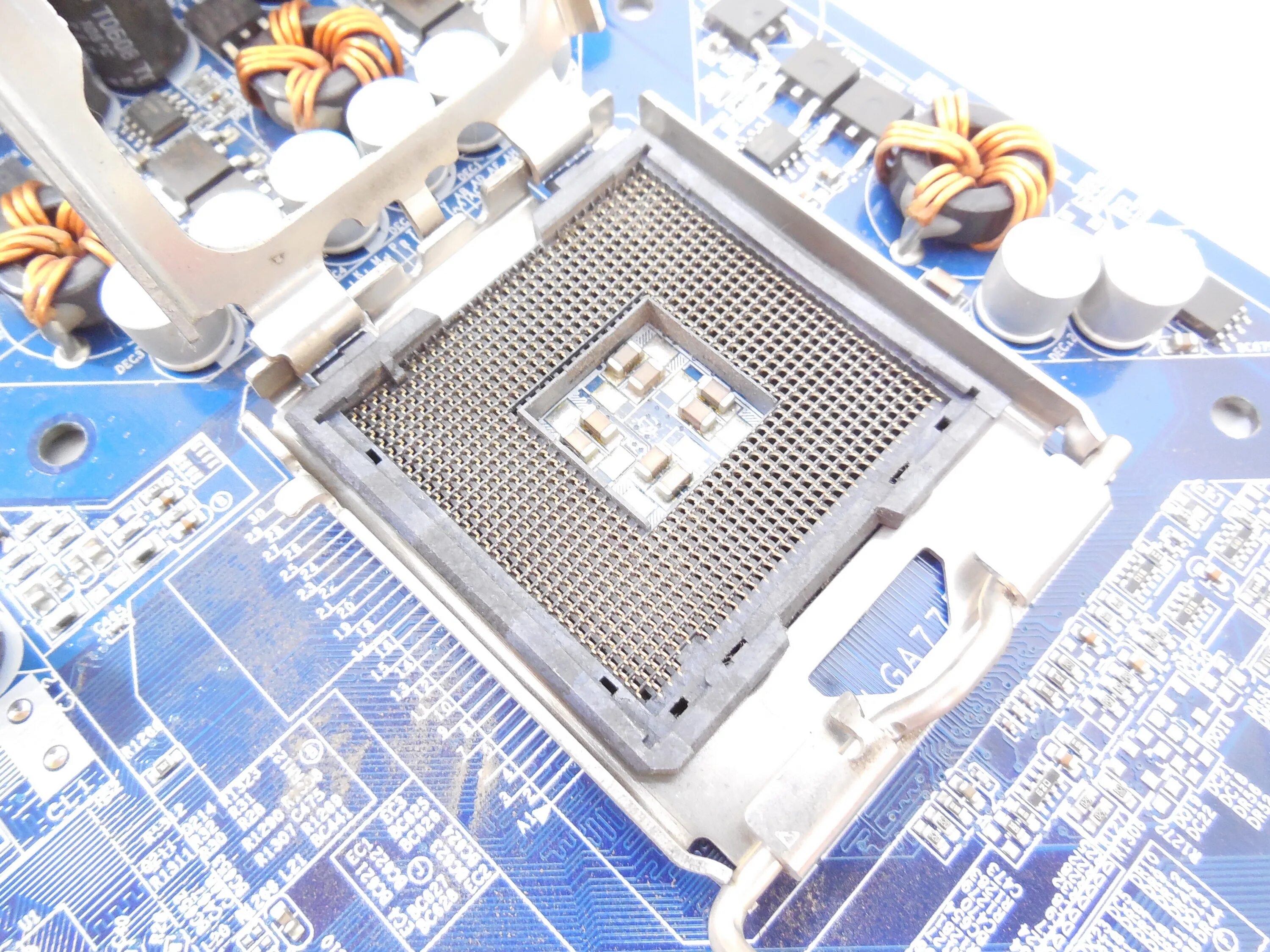 Открыть сокет. LGA 775 Socket. Сокет LGA 1151-v2. Gigabyte для процессора 775 сокет. Сокет LGA 1155.