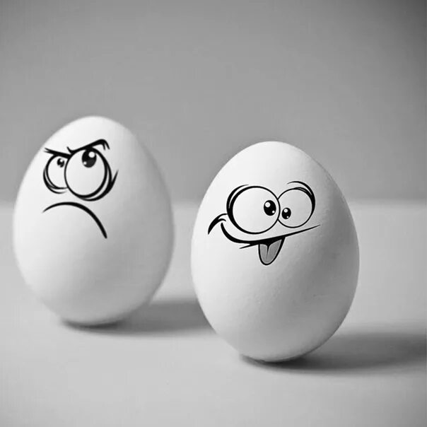 Яйца. Яйцо рисунок. День яйца. Смешные яйца.