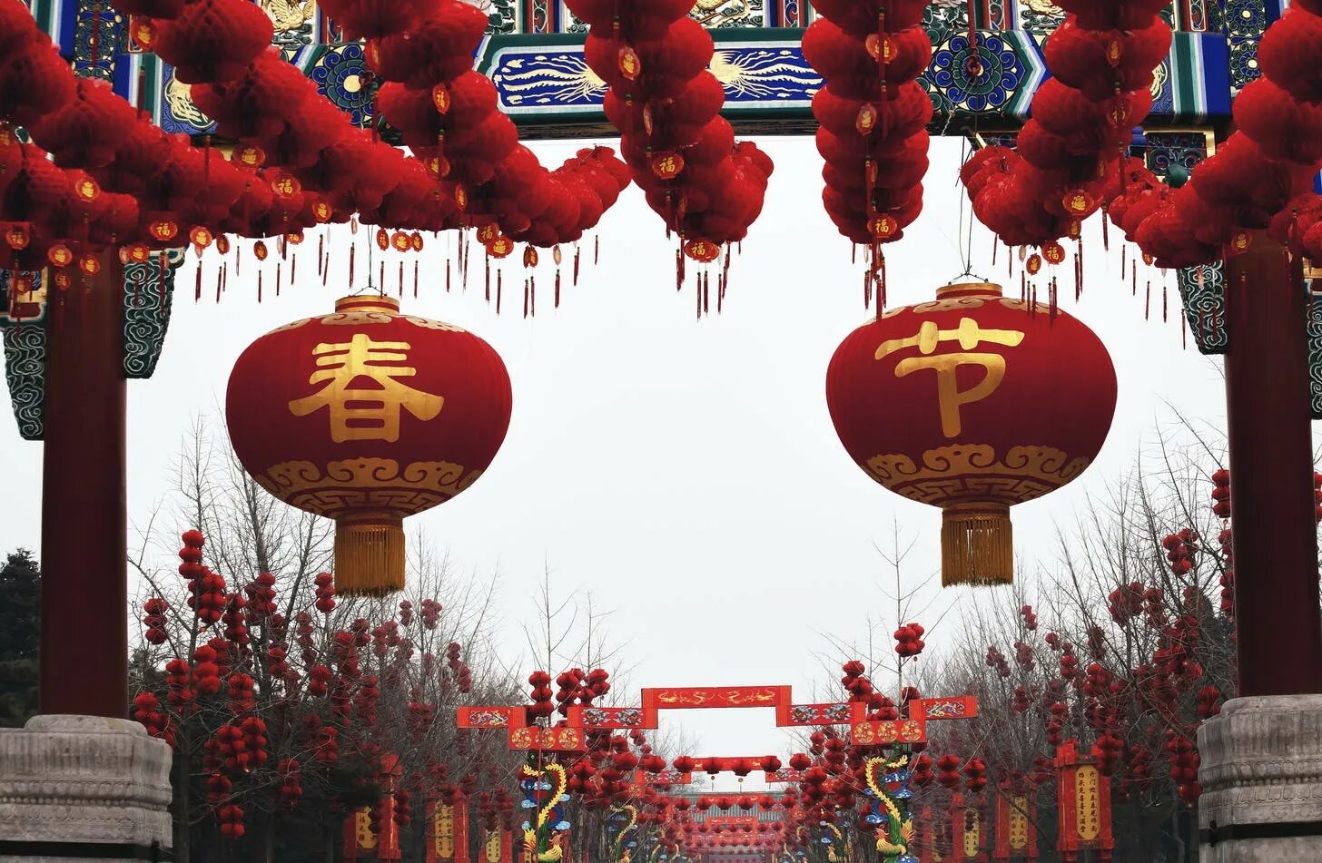 Праздник весны в китае какой календарь. Китайский новый год. Новый год в Китае. Китайский новый год украшения. Традиционные китайские праздники.