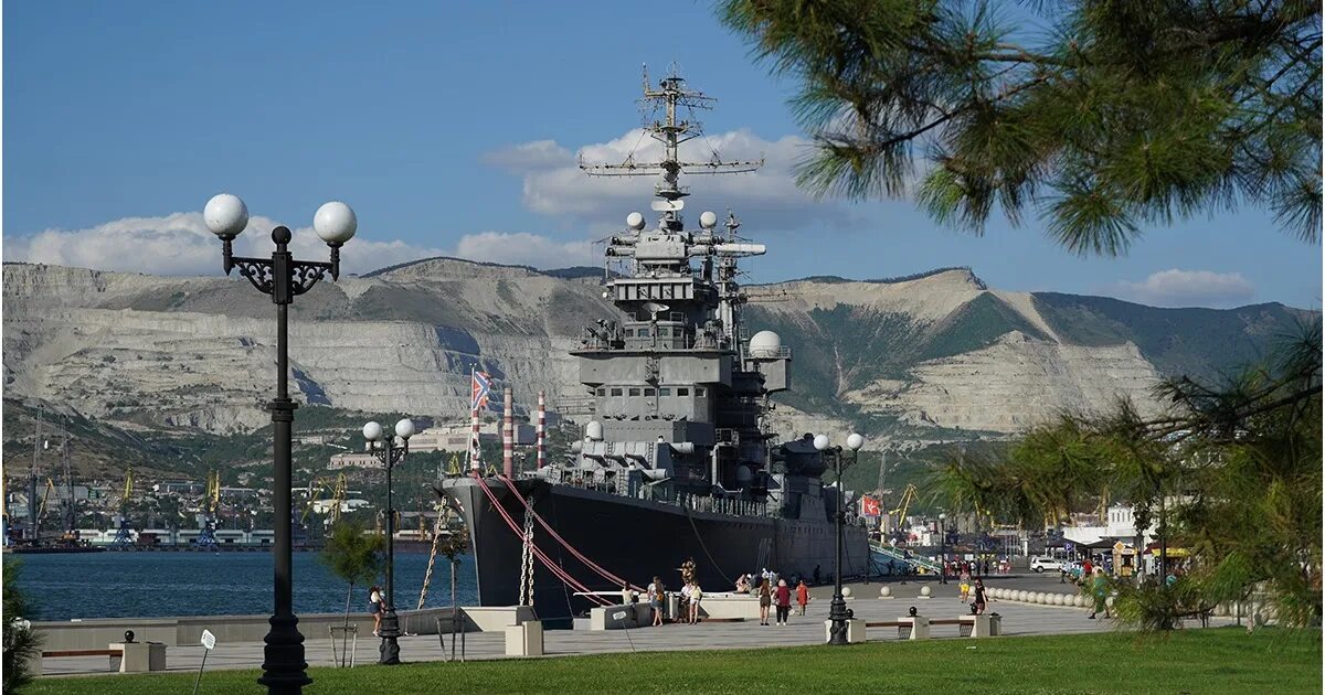 Памятник корабль в новороссийске. Крейсер кутузов в новороссийске. Памятник корабль в новороссийске. Крейсер кутузов в новороссийске. Памятник корабль в новороссийске.