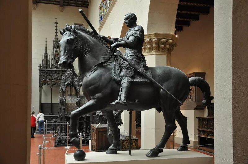 Конная статуя кондотьера гаттамелаты донателло высота. Донателло. Донателло конная статуя гаттамелаты. Конная статуя гаттамелата донателло. Конная статуя гаттамелата донателло.