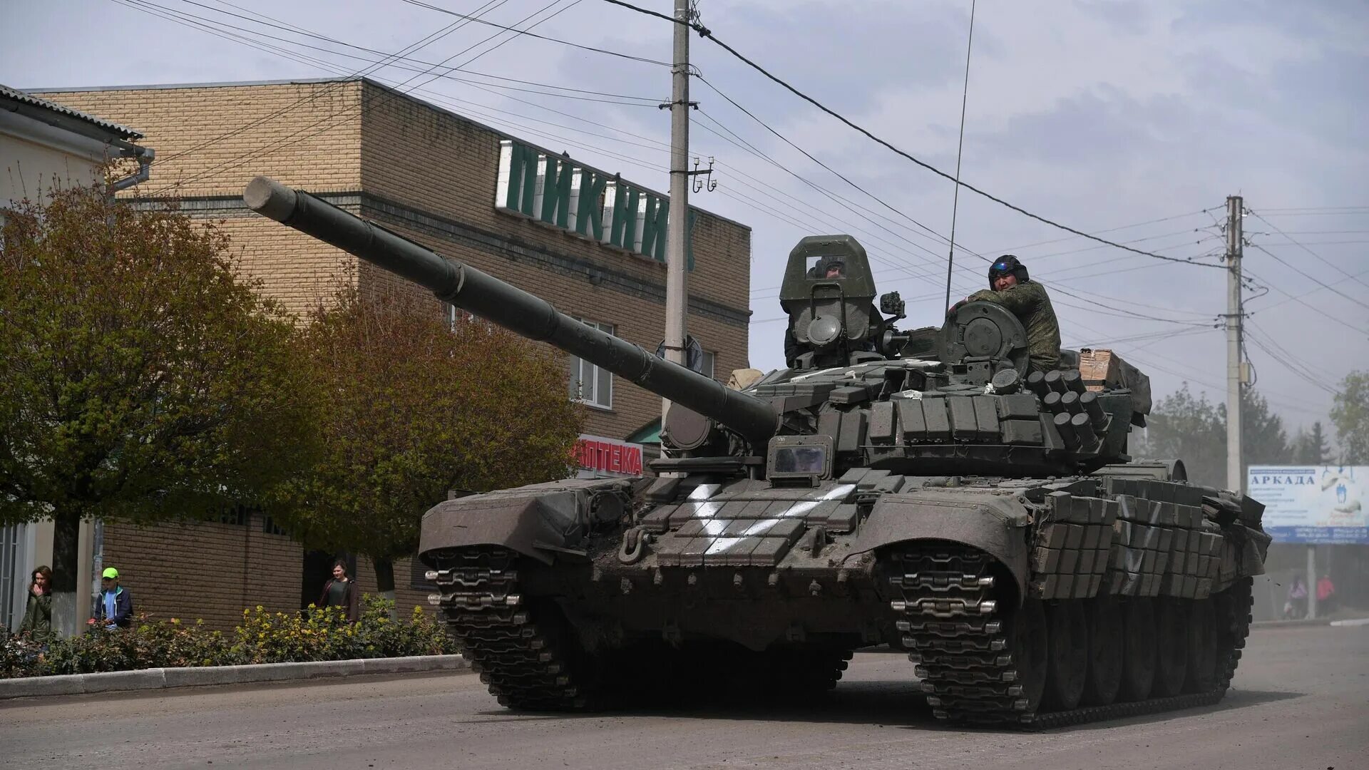 Военные новости харьковское направление. Т-72 Украина. Т72 на Украине российский. Т-72 2022. Т-72 на Украине 2022.