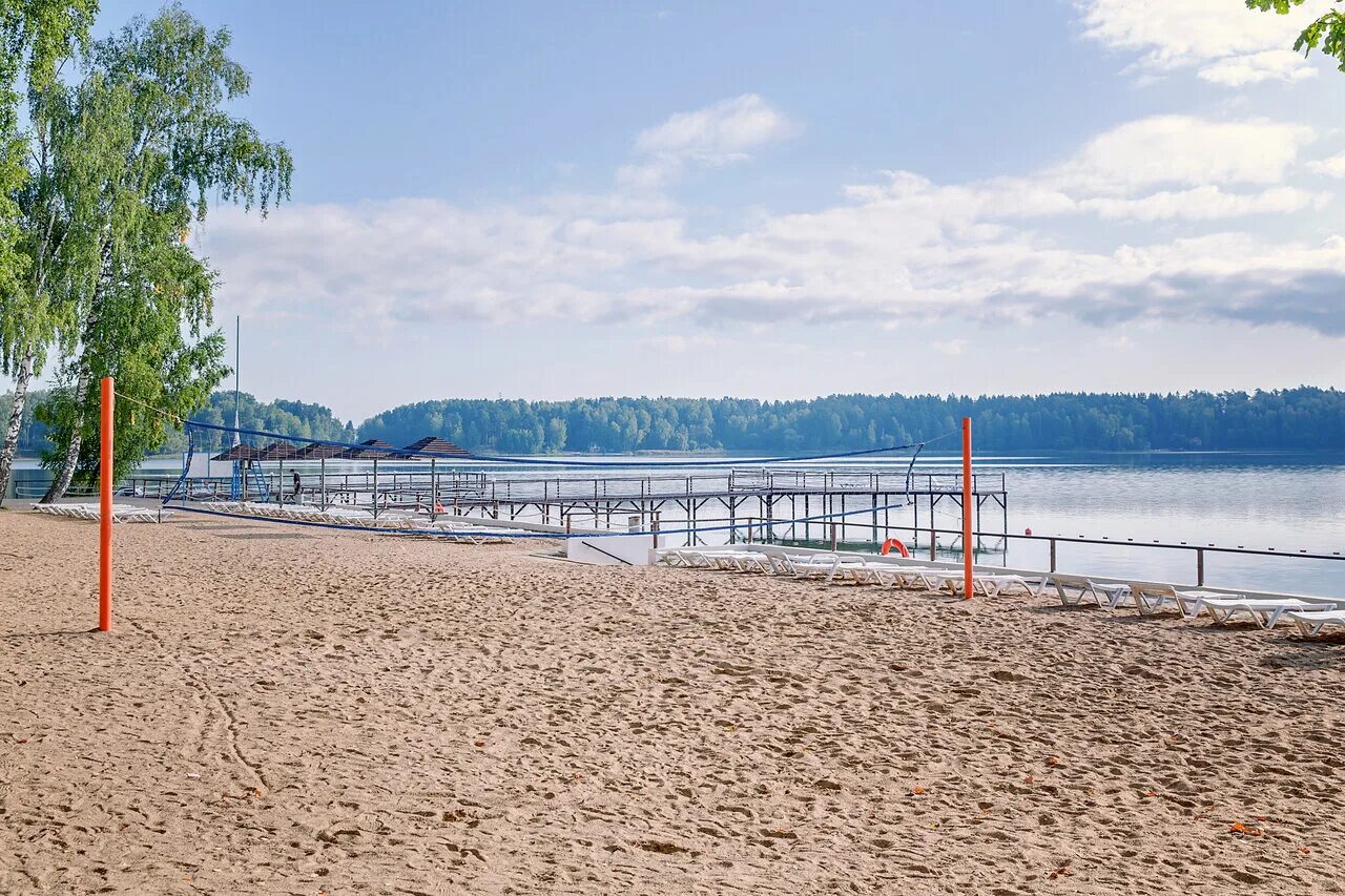 авантель клаб истра пляж. курорт яхонты ногинский район. истринское водохранилище яхонты. яхонты песчаная. пляж «песчаный берег» – территория «авантель клаб истра».