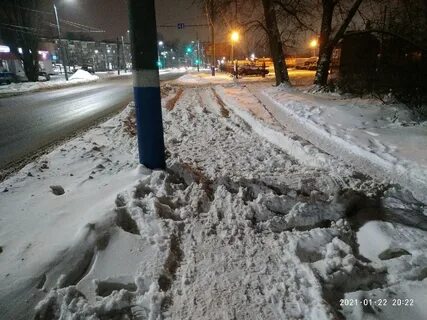 Не чистят тротуар