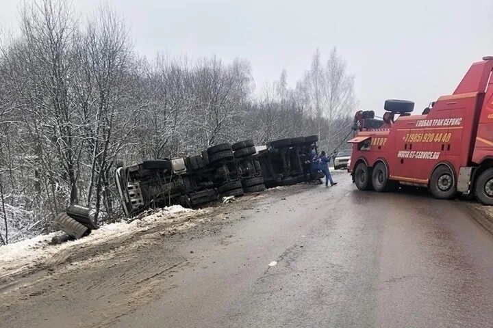 Чп слухи салават. Алексинские слухи происшествия. в алексине перевернулась фура.