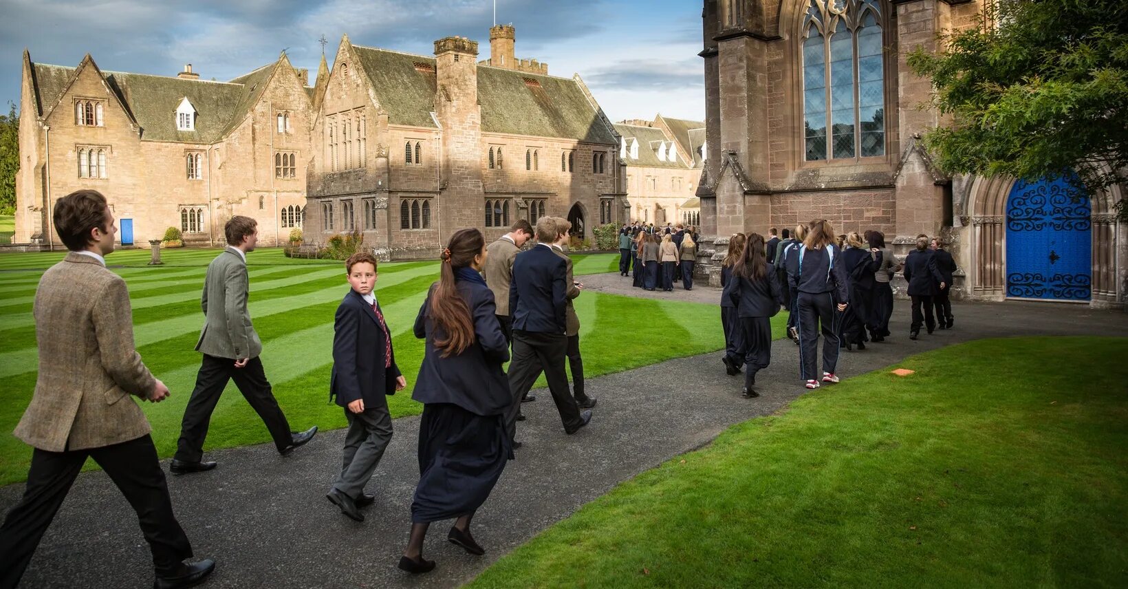 British boarding schools for boys. Школа пансион в англии. Школа в англии boarding school. Элитная частная школа. Школа в англии boarding school.