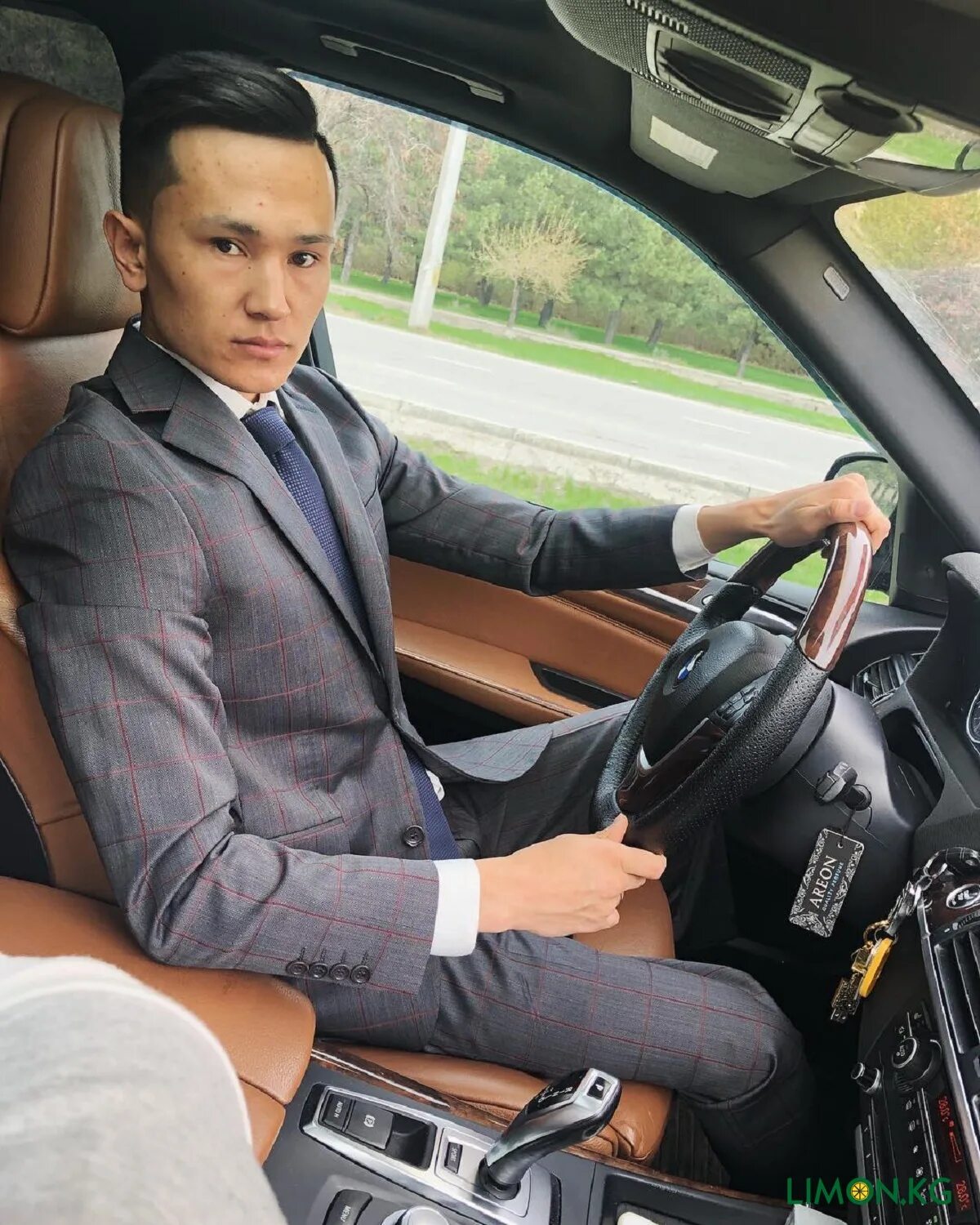 цулаев элбек. элбек. элбек алексеевичкалкин. евгений афанасьев рэп. цыренов элбек жундеевич.