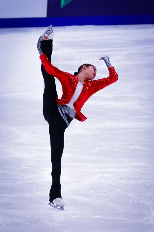 Плющенко молодой. Евгений плющенко ванкувер 2010. Евгений плющенко 2014. Евгений плющенко олимпиада 2006. Евгений плющенко.