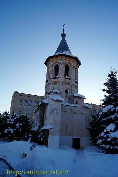 Церковь в колмово в великом новгороде. Колмов монастырь великий новгород. храм успения богородицы в колмово великий новгород. церковь в колмово великий новгород. в колмово достопримечательности.