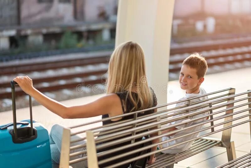Waiting for a train. Отдыхает на вокзале. train mother touch. mother wait son coming army.