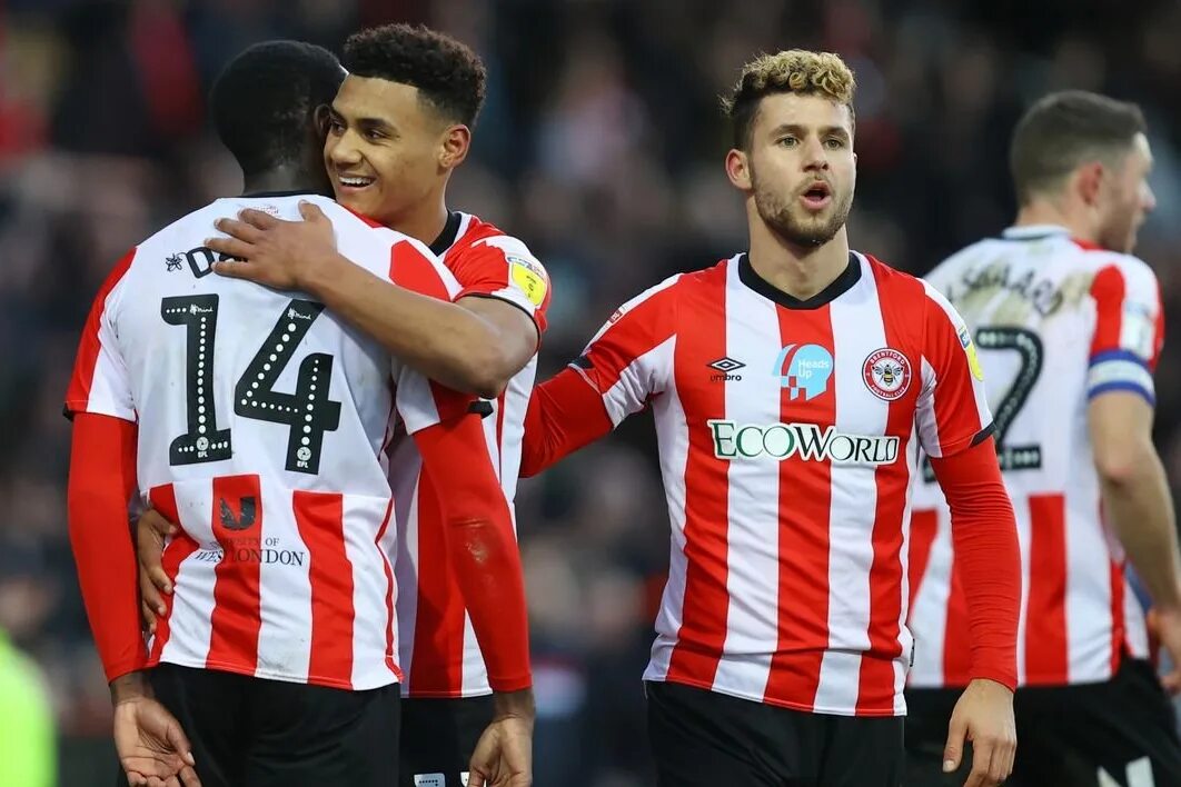 Айвен тоуни brentford. Брентфорд футбольный. Брентфорд футбольный. Brentford. Брентфорд апл.