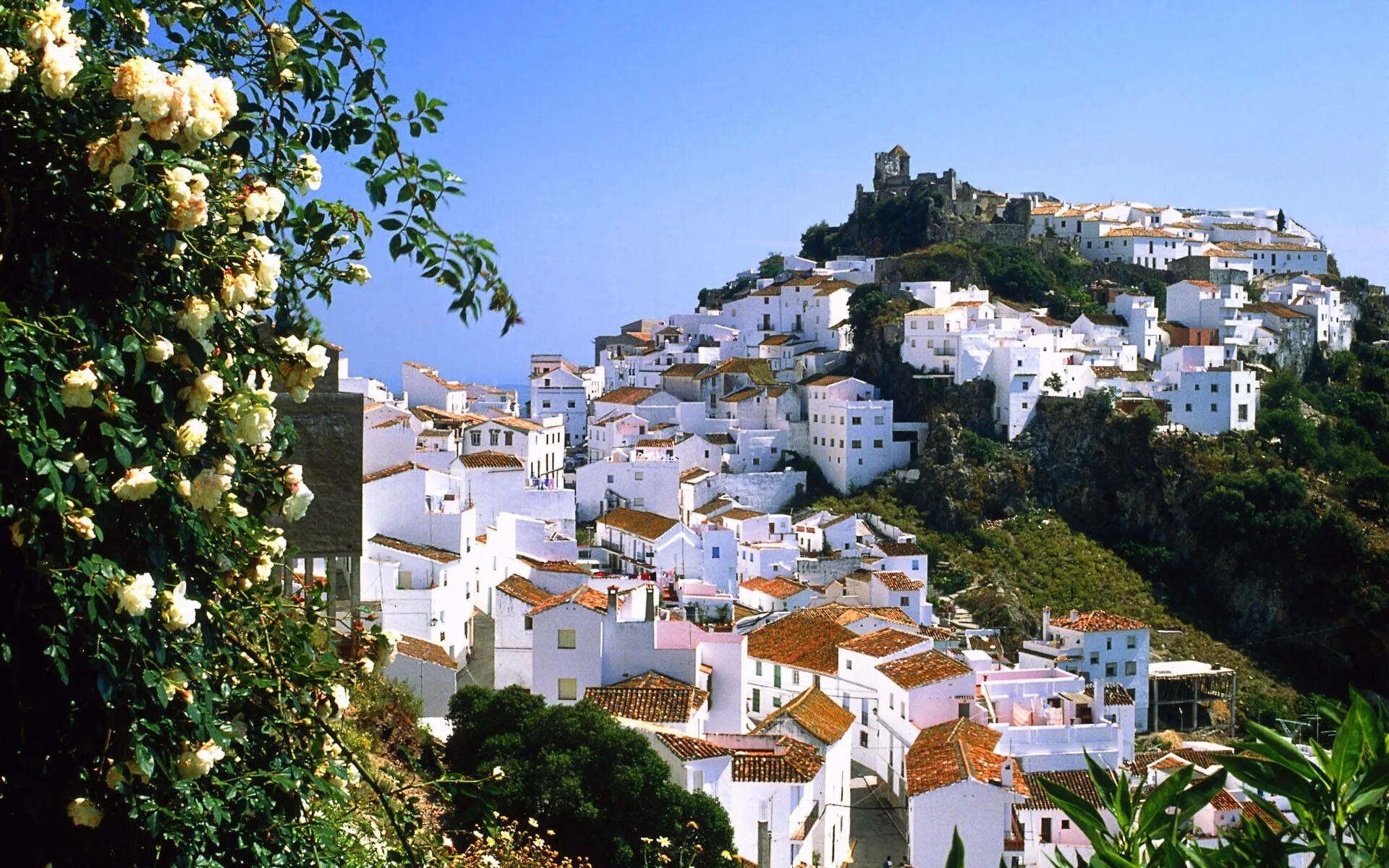 White village. Касарес Испания. Касарес Андалусия. Касарес (Малага). Пуэблос бланкос Андалусия.