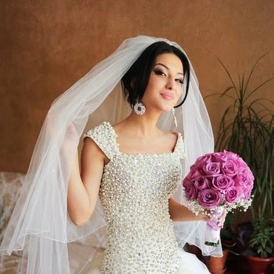 Azeri gelin. Эмирахмедова гелин. Красивые невесты Кавказа. Дагестанские невесты. Красивая невеста.