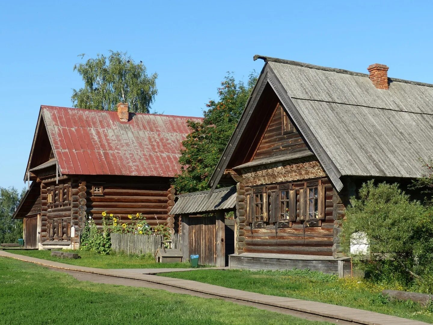 Изба несколько