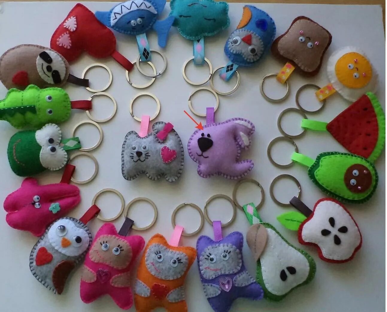 брелки из фетра. подвеска подкова из фетра. подкова из фетра. ирландия клевер четырехлистный. оберег из фетра своими руками.