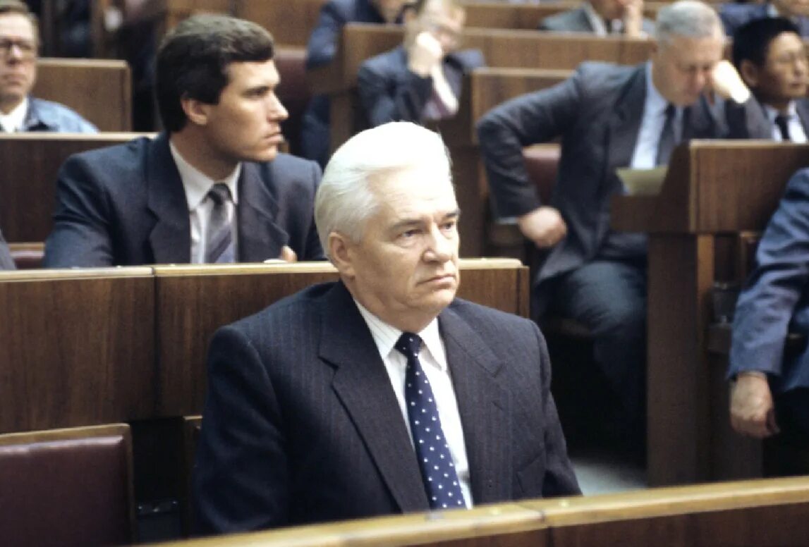 Соломенцев член цк. Председатель совета министров ссср 1953. Первый председатель совета министров. Первый председатель совета министров. Председатель совета министров ссср, член политбюро цк кпсс.