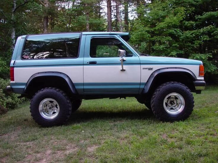 Ford bronco 1 поколение. Ford bronco. Форд бронко 1984. Бронко запчасти. Бронко запчасти.