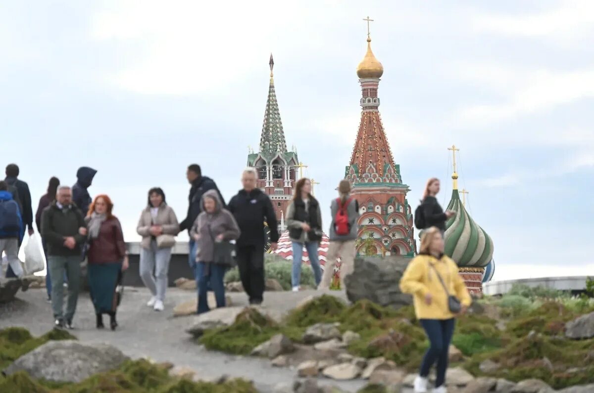 Закат в москве. Троицкие ворота кремля. Москва стала самым матерящимся. Москва стала самым матерящимся. Москва стала самым матерящимся.