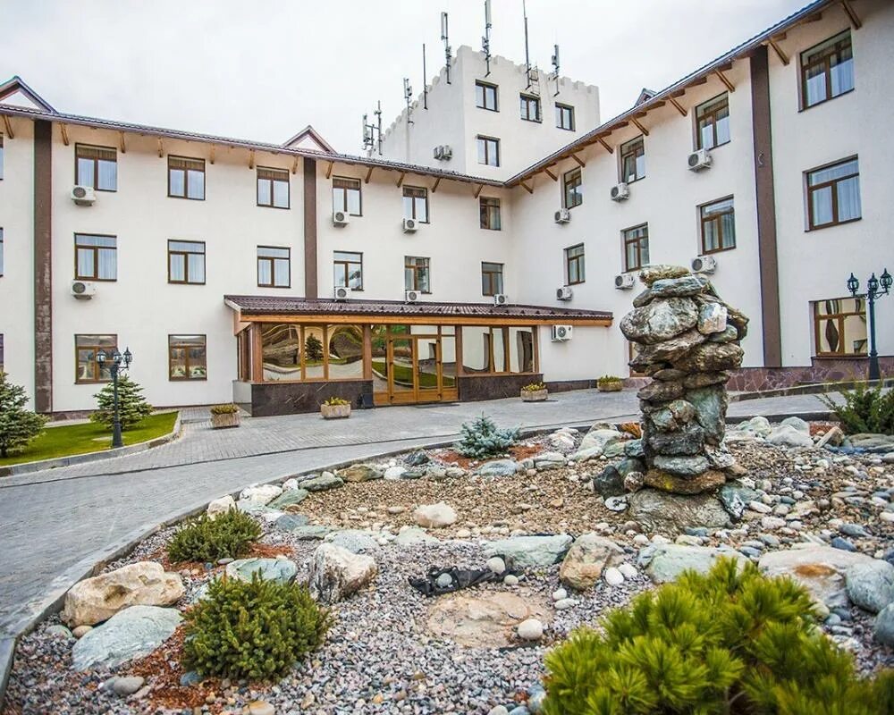 Отель вишневая гора саратов. Вишнёвая гора саратов горнолыжка. Отель вишневая гора. Саратов вишнёвая гора-парк. Саратов вишнёвая гора-парк.