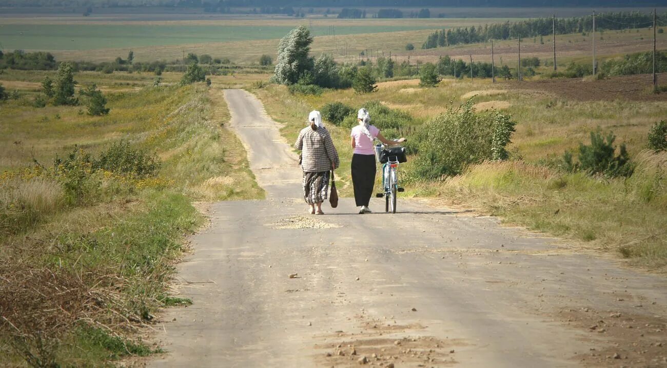 Я шел по проселочной дороге впр 6. Сельская дорога. Сельские дороги. Деревенская дорога. Дорога в деревне.