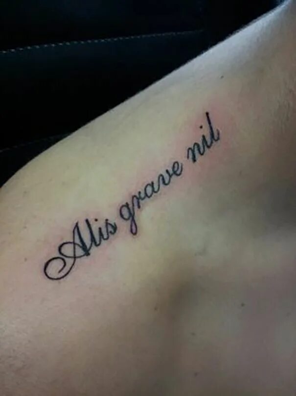 Я всегда рядом тату. Надпись для влюбленных тату. Парные татуировки для мамы и дочки. Тату на руку для мужчин. Татуировки мужские на руке.