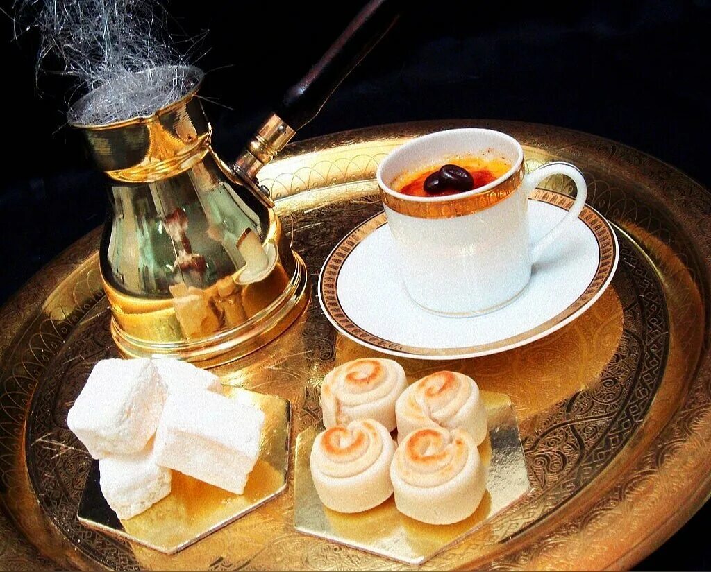 Доброе утро мужчине на турецком. Турецкий кофе и лукум. Кофе по турецки. Кофе и сладости. Чай со сладостями.
