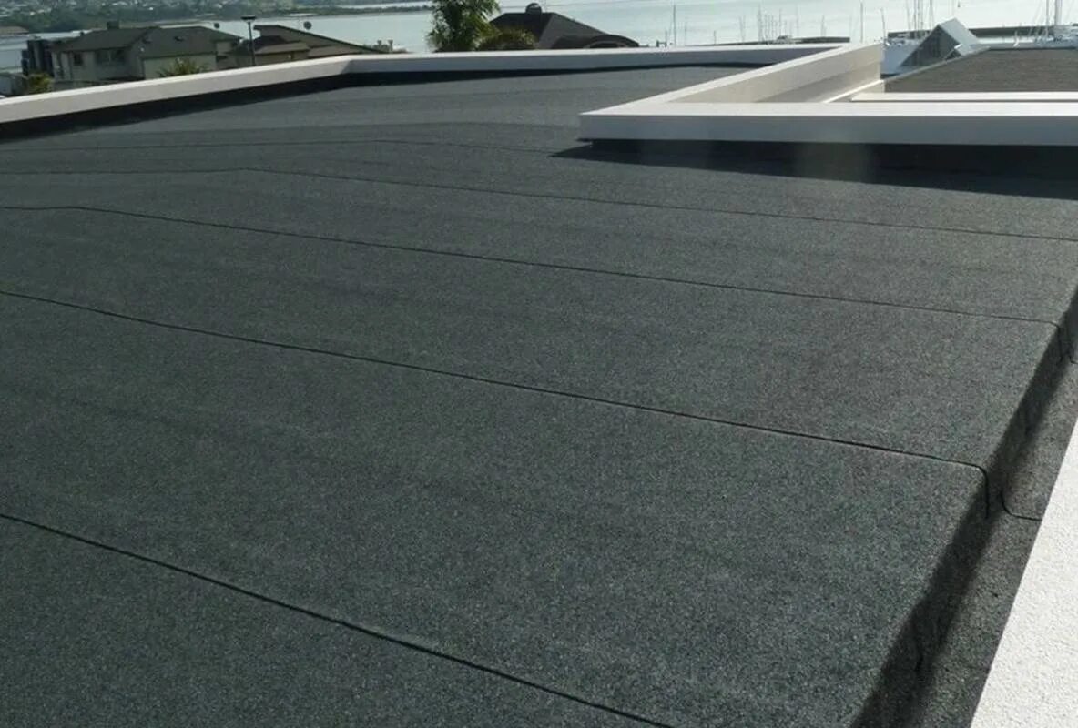 Flat roofing. Односкатная наплавляемая кровля. Мягкая наплавляемая кровля. Рубероид для крыши. Плоская кровля рубероид.