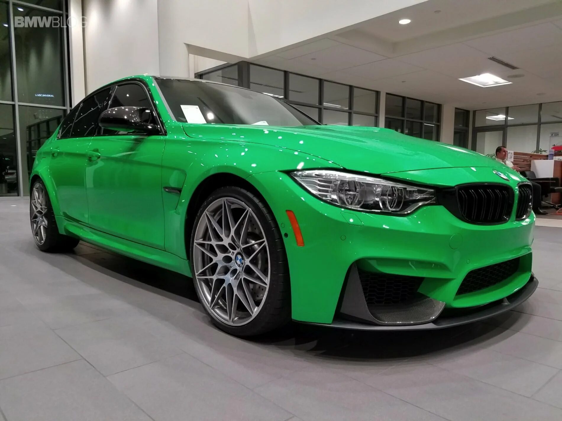 Bmw 3 green. Bmw m5 green. Бмв м3 зеленая. Bmw m3 f80 green. Bmw m3 competition зеленая.