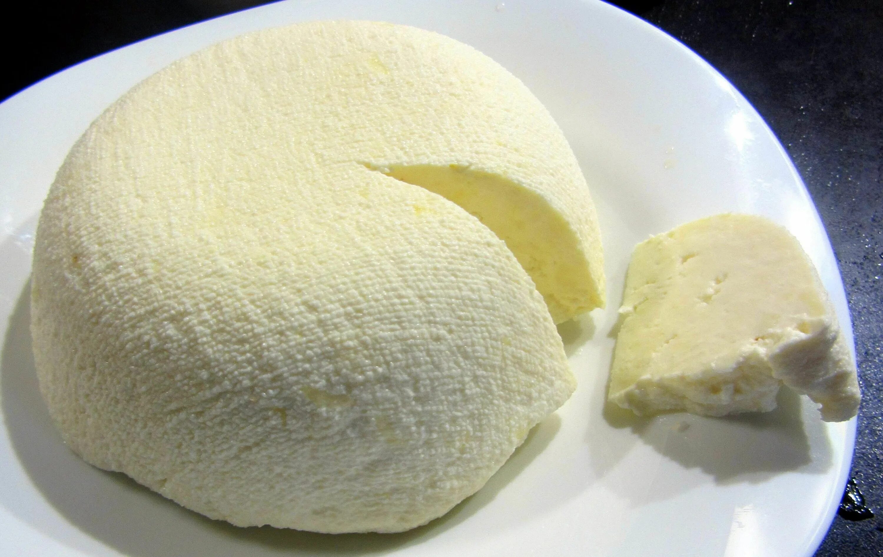 Домашний сыр панир. Панир адыгейский сыр. Сыр панир козий. Сулугуни панир.